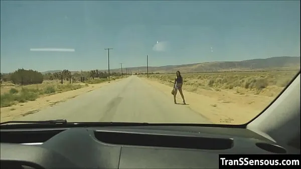 Obejrzyj Transsexual hitchhiker fucked in the assnowe klipy