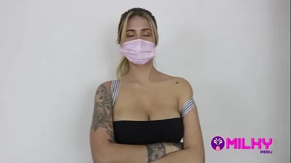 Yorgelis Carrillo seduces me with her beautiful tits in her new cleaning job and tastes my milk once again... the girl is very submissive 個の新鮮なクリップを見る