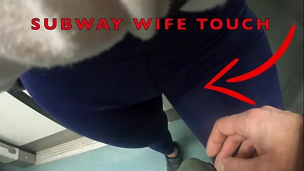 Titta på My Wife Let Older Unknown Man to Touch her Pussy Lips Over her Spandex Leggings in Subway färska klipp