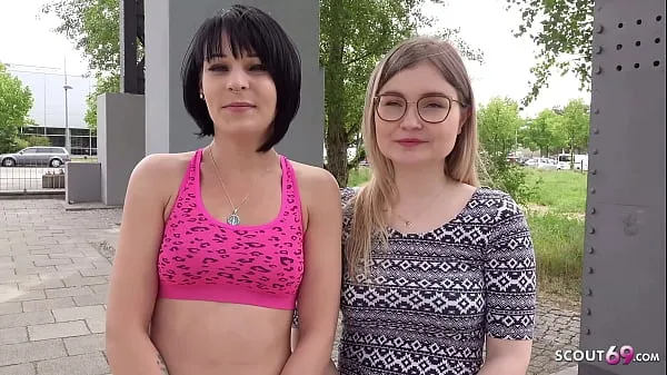 Tonton GERMAN SCOUT - TWO SKINNY GIRLS FIRST TIME FFM 3SOME AT PICKUP IN BERLIN Klip baru