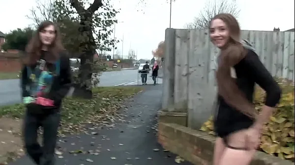 شاهد Naughty brunette teen babe Leyla pissing outdoors مقاطع جديدة