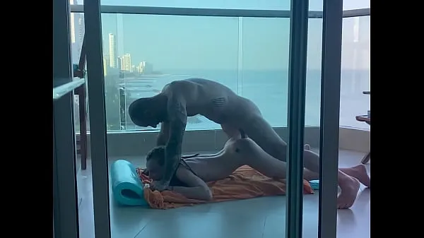 Tonton On a balcony in Cartagena, a young student gets her pretty little ass filled Klip baru