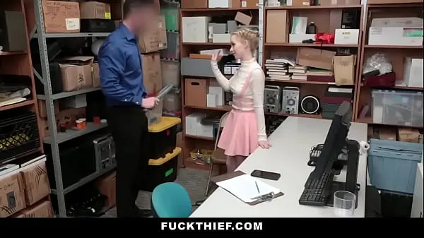 Titta på Shoplifter Teen Fucked In Security Room As Punishment färska klipp