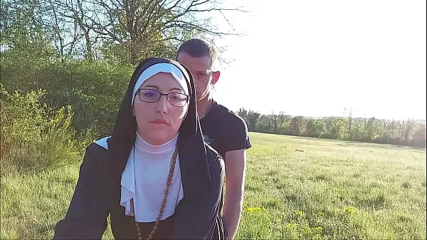 Sehen Sie sich Diese Nonne bekommt ihren Arsch mit Sperma gefüllt bevor sie in die Kirche gehtneue Clips an