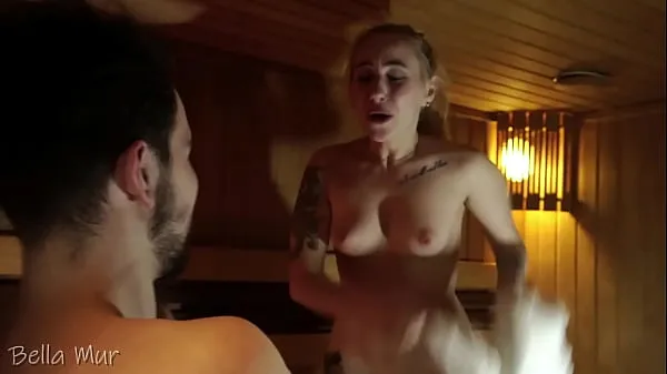 Mira Hottie con curvas follando con un extraño en una sauna pública clips nuevos