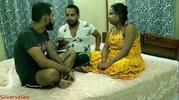 Titta på Indian hot Girlfriend shared with desi friend for money:: With Hindi audio färska klipp