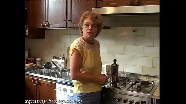 Se Ugly granny ass fucks friske klip