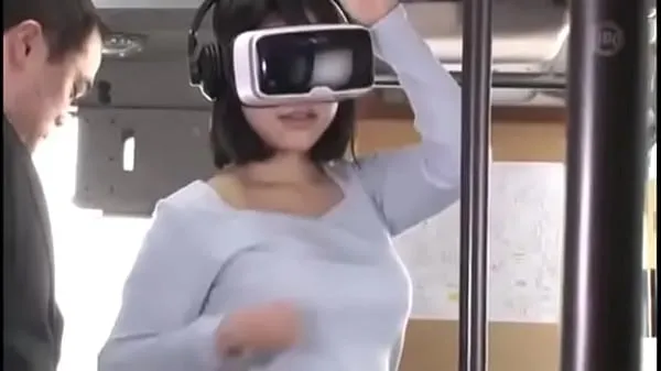 Tonton Cute Asian Gets Fucked On The Bus Wearing VR Glasses 3 (har-064 Klip baru