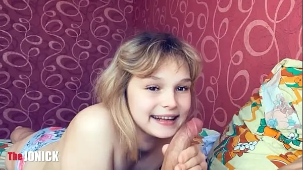 Pozrite si Naughty Stepdaughter gives blowjob to her / cum in mouth nových klipov