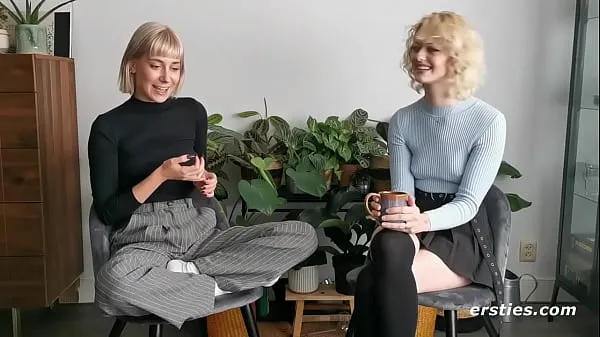 Sledujte Blonde's First Time Eating Pussy nových klipů