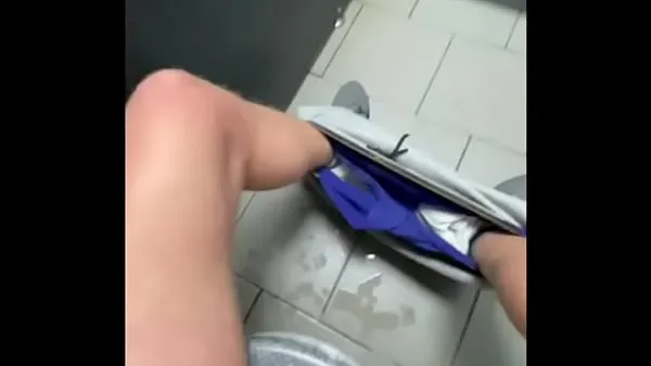 Katso Public Toilet Stained Underwear Straight Guy tuoretta leikettä