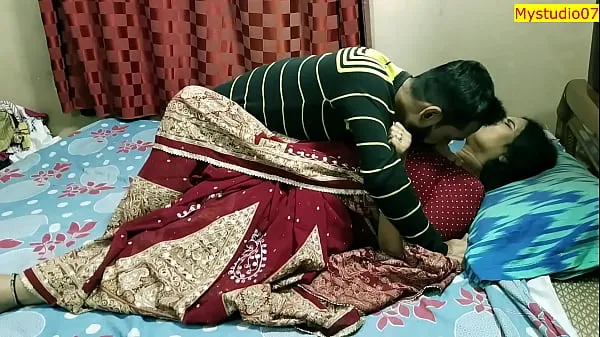 Assista a Indian xxx milf bhabhi sexo real com o marido amigo íntimo! Limpar áudio hindi clipes recentes