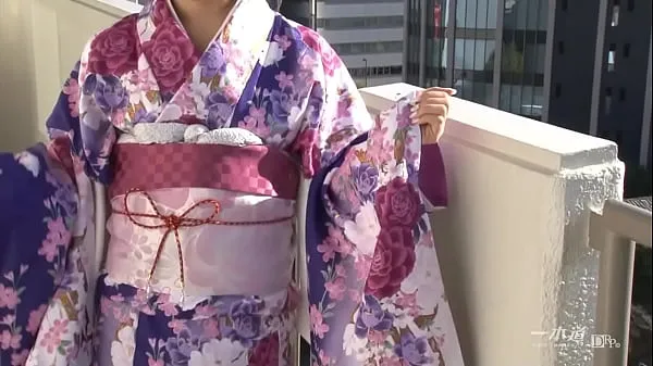 Se Rei Kawashima Introducing a new work of "Kimono", a special category of the popular model collection series because it is a 2013 seijin-shiki! Rei Kawashima appears in a kimono with a lot of charm that is different from the year-end and New Year friske klip