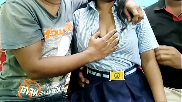 Guarda Due ragazzi scopano con una studentessa del |Hindi Clear Vicenuovi clip