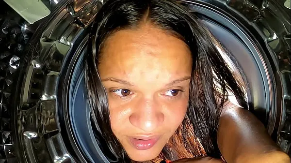Tonton Stepmother gets stuck in the washing machine and stepson can't resist and fucks Klip baru