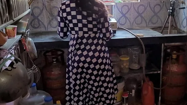 دیکھیں Brother-in-law took the native sister-in-law to the kitchen and fucked her تازہ تراشے