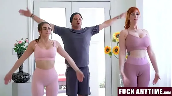 Titta på FuckAnytime - Yoga Trainer Fucks Redhead Milf and Her as Freeuse - Penelope Kay, Lauren Phillips färska klipp