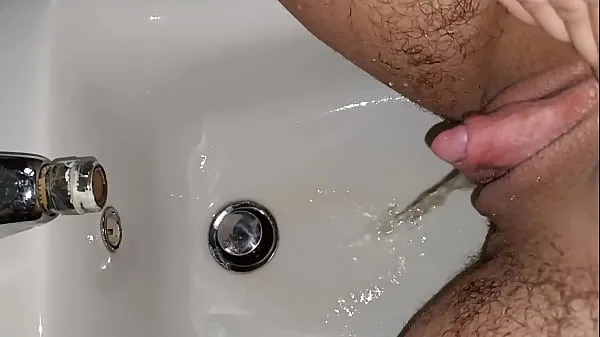 Watch Morning piss in the bidet fresh Clips