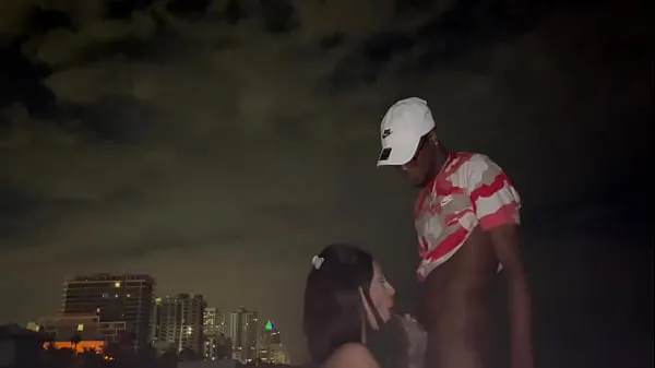 Tonton BigDaddyKJ: Mexican Slut Takes Big Black Cock On Miami Beach Klip baharu