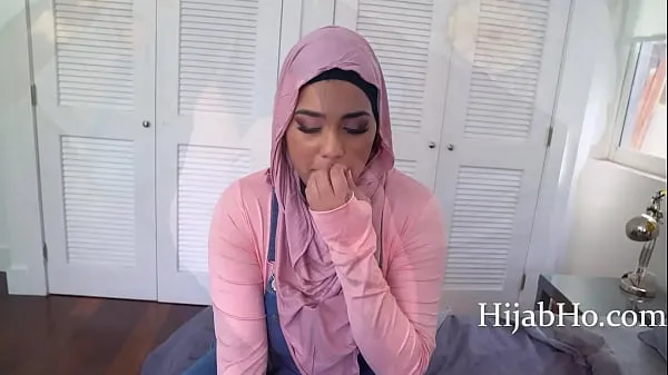شاهد Fooling Around With A Virgin Arabic Girl In Hijab مقاطع جديدة