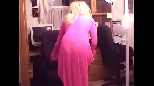 Obejrzyj Blonde MILF Tatiana Stone enjoys a dildo in her cuntnowe klipy