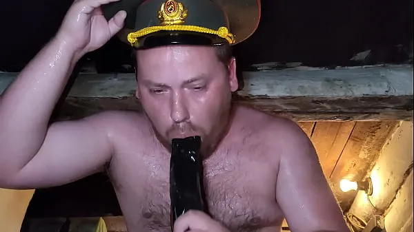 Pozrite si Full fuck of a fat Russian officer nových klipov