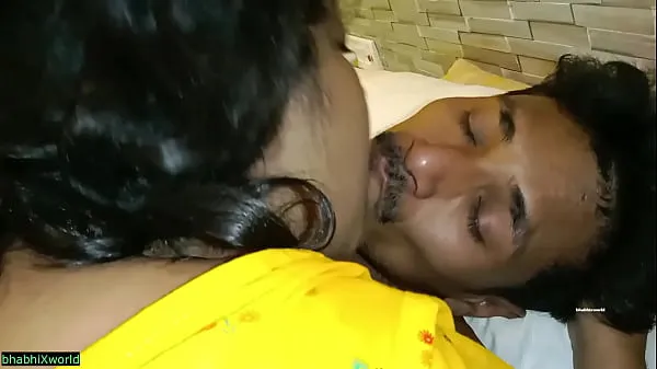 Tonton Indian sexy bhabhi hot real fucking with young lover! Hindi sex Klip baharu