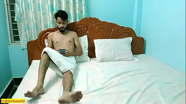 Sledujte Indian young boy fucking beautiful hotel girl at Mumbai! Indian hotel sex nových klipů