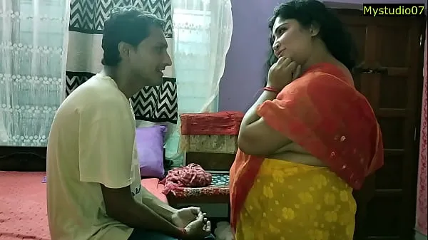 Se Indian Hot Bhabhi XXX sex with Innocent Boy! With Clear Audio ferske klipp