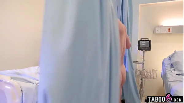 Bekijk Black nurses Ana Foxxx and Nicole Kitt fuck white patient black to fully healthy nieuwe clips