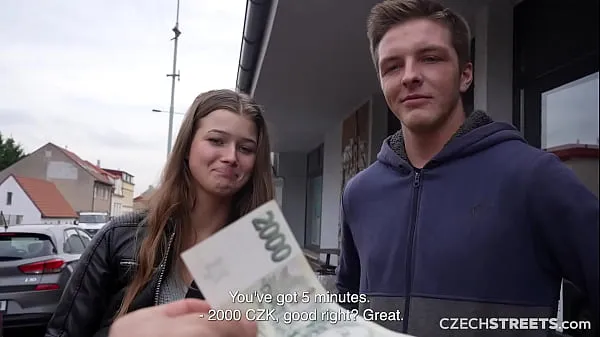 Посмотрите CzechStreets - Он позволил своей девушке изменить ему свежие клипы