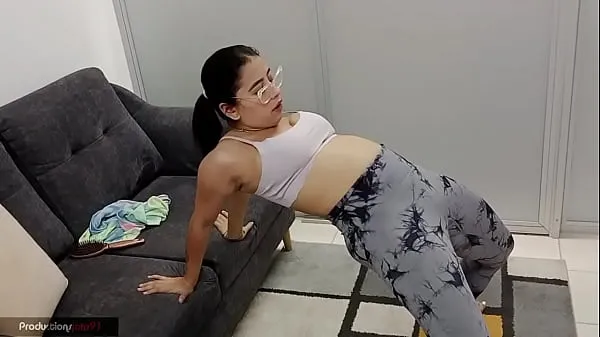 Xem I get excited to see my stepsister's big ass while she exercises, I help her with her routine while groping her pussy Clip mới
