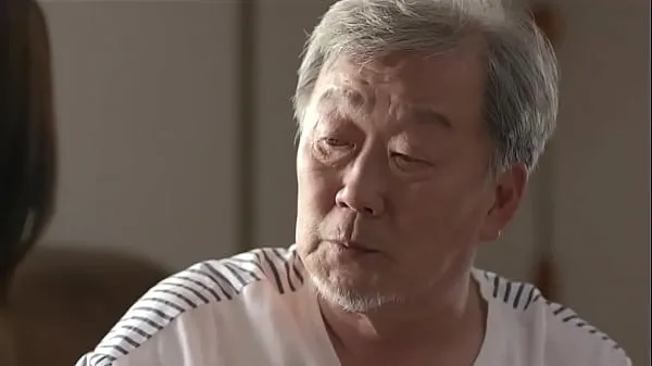 Bekijk Old man fucks cute girl Korean movie nieuwe clips