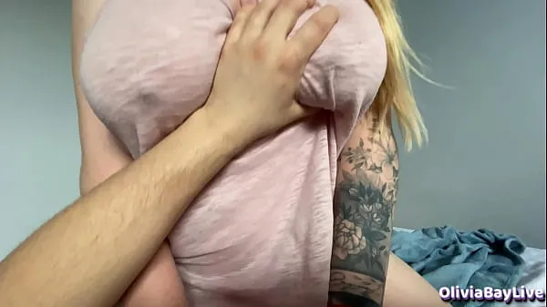 Pozrite si Step Brother watch Porn with Step Sister and her into Fucking - Olivia Bay nových klipov