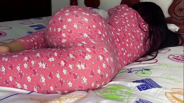 Bekijk I can't stop watching my Stepdaughter's Ass in Pajamas - My Perverted Stepfather Wants to Fuck me in the Ass nieuwe clips
