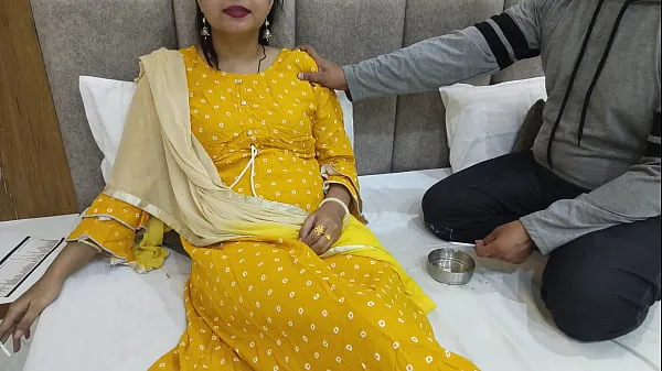 Xem Desiaraabhabhi - Indian Desi having fun fucking with friend's mother, fingering her blonde pussy and sucking her tits Clip mới