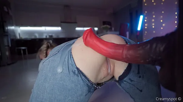 Xem Big Ass Teen in Ripped Jeans Gets Multiply Loads from Northosaur Dildo Clip mới