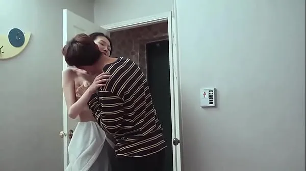 دیکھیں Chinese stepmom engages in secret sex with her stepson in bed تازہ تراشے
