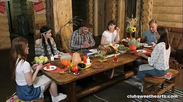 Obejrzyj Thanksgiving Dinner turns into Fucking Fiesta by ClubSweetheartsnowe klipy