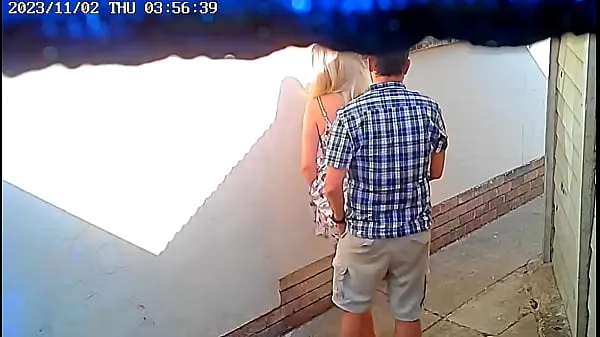 Guarda Daring couple caught fucking in public on cctv cameranuovi clip