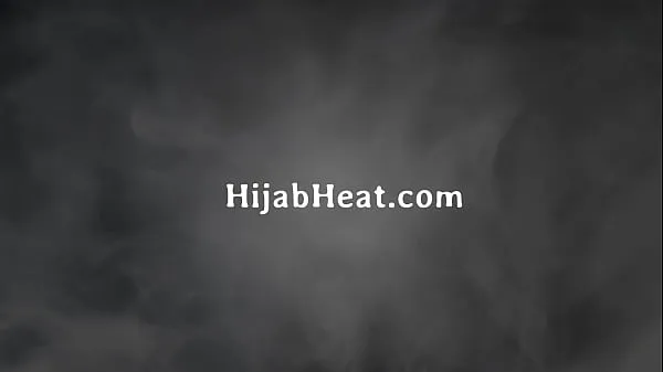 Pozrite si Celebrating Christmas By Fucking Teen In Hijab nových klipov