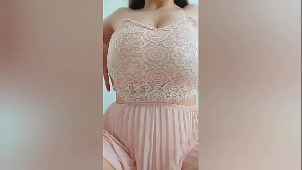 Tonton Young cutie in pink dress playing with her big tits in front of the camera - DepravedMinx Klip baru
