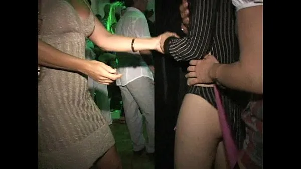 Want to be popular at swing orgy?Young MILF cocksucker cuntlicker shows how ताज़ा क्लिप्स देखें
