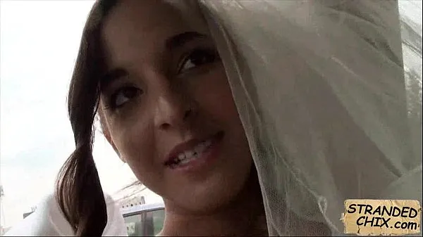 Pozrite si Bride fucks random guy after wedding called off Amirah Adara.1.2 nových klipov