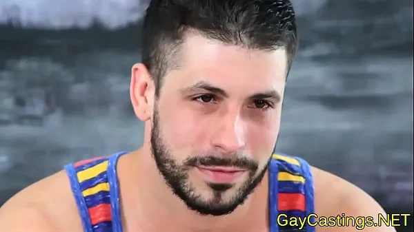 Se Spanish hunk sucks cock at gaycastings friske klip