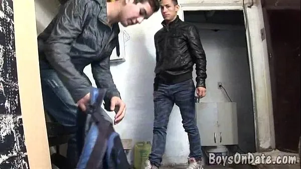 Pozrite si Two boys hook up for gay one-on-one nových klipov